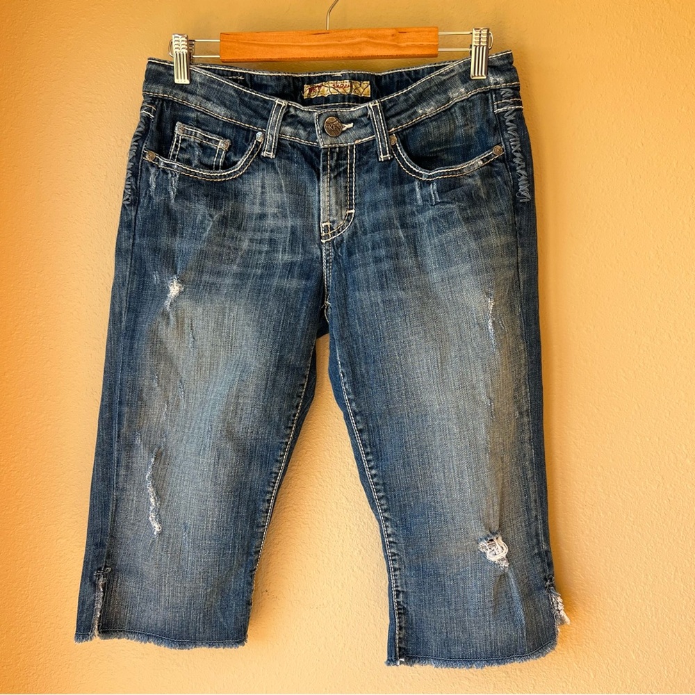 BKE Shorts Sarah Women’s Size 28 Stretch Blue Jean Denim Low Rise Distressed Y2K